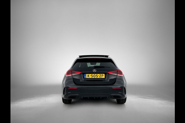 Mercedes-Benz A-Klasse 220 AMG Premium(BOM VOL, Pano, SfeerV, Burmester Audio, StoelV, Camera, Navi, PDC V+A, Etc)