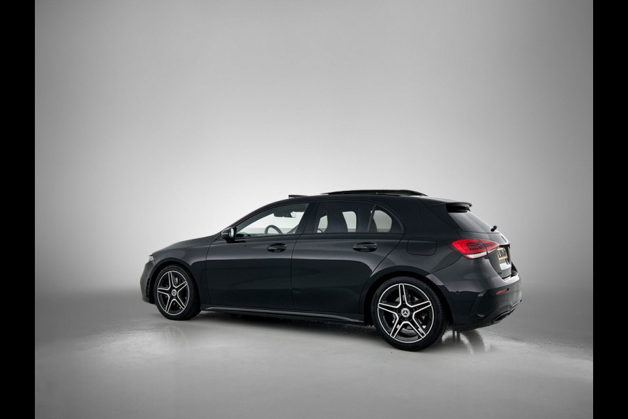 Mercedes-Benz A-Klasse 220 AMG Premium(BOM VOL, Pano, SfeerV, Burmester Audio, StoelV, Camera, Navi, PDC V+A, Etc)