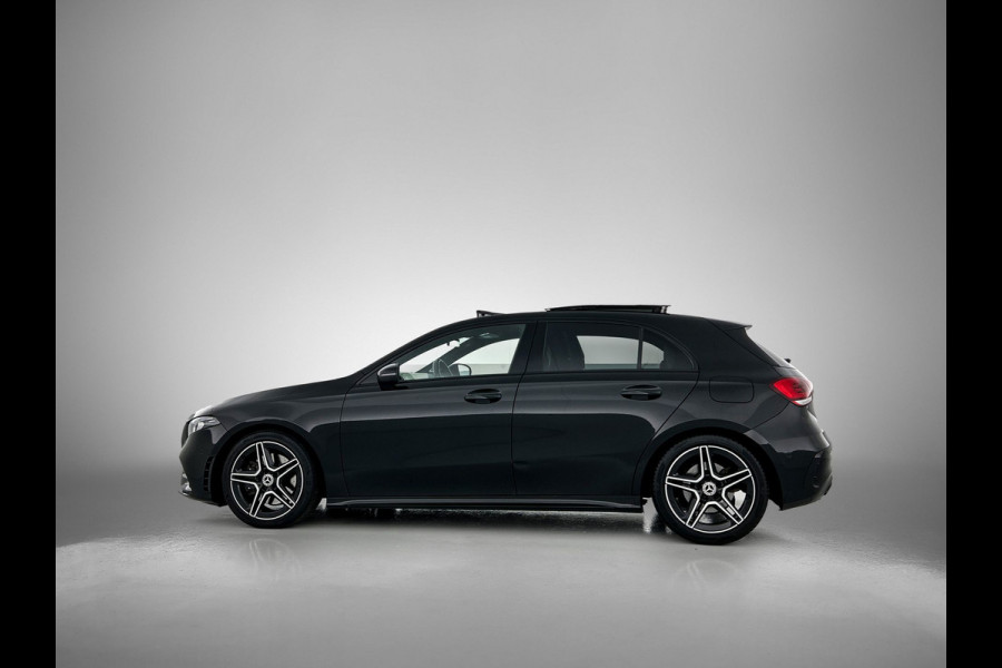 Mercedes-Benz A-Klasse 220 AMG Premium(BOM VOL, Pano, SfeerV, Burmester Audio, StoelV, Camera, Navi, PDC V+A, Etc)
