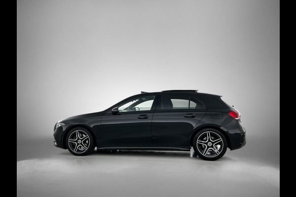 Mercedes-Benz A-Klasse 220 AMG Premium(BOM VOL, Pano, SfeerV, Burmester Audio, StoelV, Camera, Navi, PDC V+A, Etc)