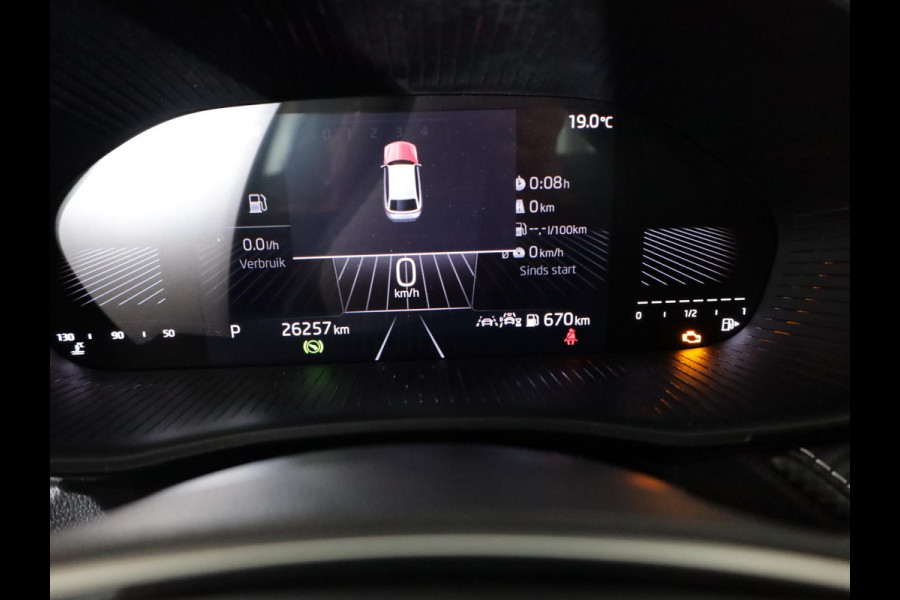 Škoda Fabia 1.0 TSI Monte Carlo 115 pk Automaat (DSG) | Verlengde garantie | Navigatie via App | Panoramadak | Parkeersensoren | Achteruitrijcamera | Stoelverwarming |