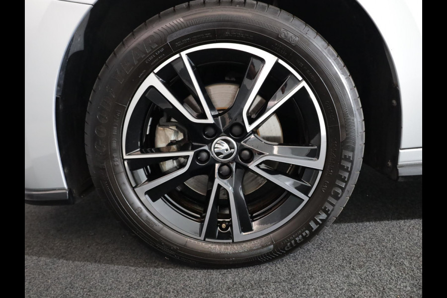 Škoda Fabia 1.0 TSI Monte Carlo 115 pk Automaat (DSG) | Verlengde garantie | Navigatie via App | Panoramadak | Parkeersensoren | Achteruitrijcamera | Stoelverwarming |