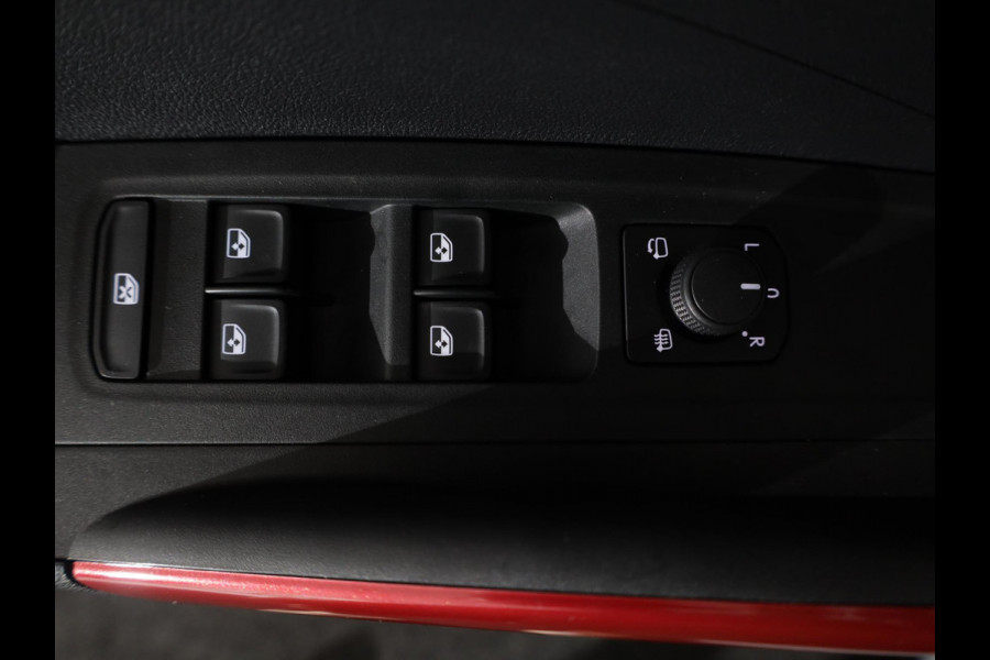 Škoda Fabia 1.0 TSI Monte Carlo 115 pk Automaat (DSG) | Verlengde garantie | Navigatie via App | Panoramadak | Parkeersensoren | Achteruitrijcamera | Stoelverwarming |