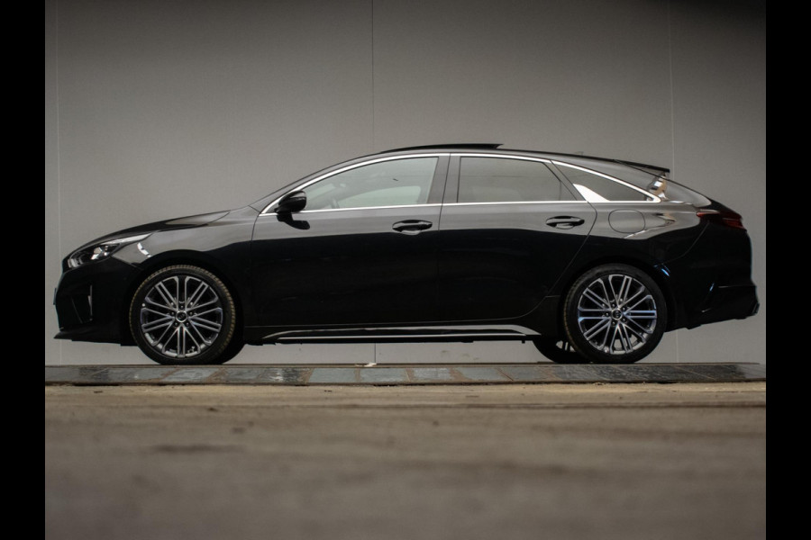 Kia ProCeed 1.4 T-GDI GT-PlusLine (PANORAMADAK,APPLE CARPLAY,XENON,STOEL/STUURVERWARMING,SPORTSTOELEN,CAMERA,DODEHOEK,NETTE STAAT)