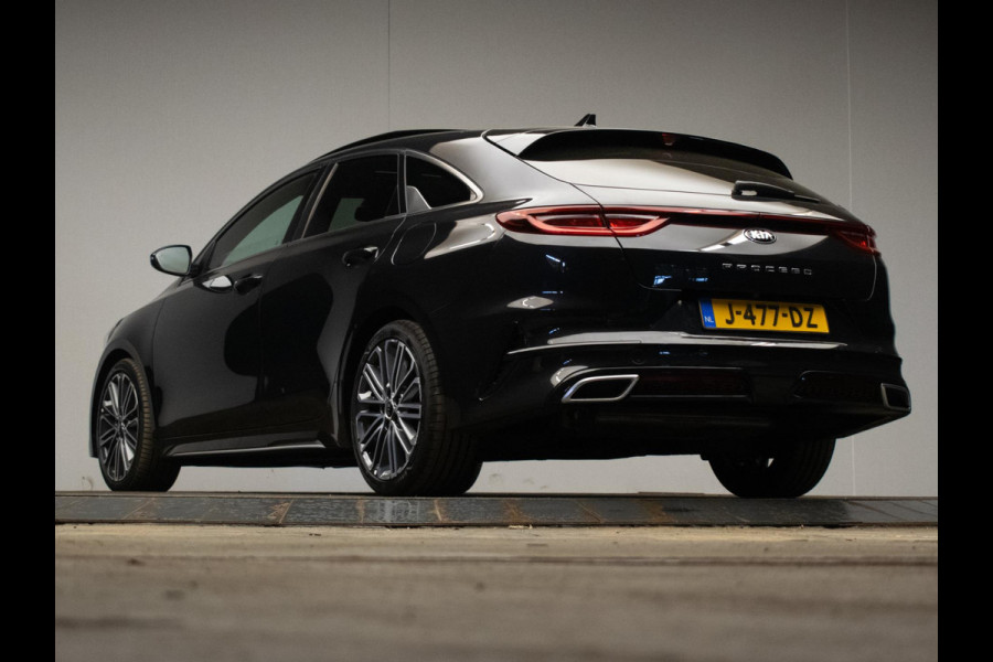 Kia ProCeed 1.4 T-GDI GT-PlusLine (PANORAMADAK,APPLE CARPLAY,XENON,STOEL/STUURVERWARMING,SPORTSTOELEN,CAMERA,DODEHOEK,NETTE STAAT)