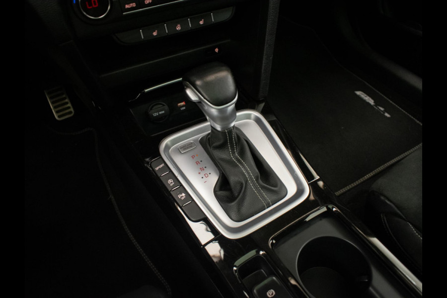 Kia ProCeed 1.4 T-GDI GT-PlusLine (PANORAMADAK,APPLE CARPLAY,XENON,STOEL/STUURVERWARMING,SPORTSTOELEN,CAMERA,DODEHOEK,NETTE STAAT)