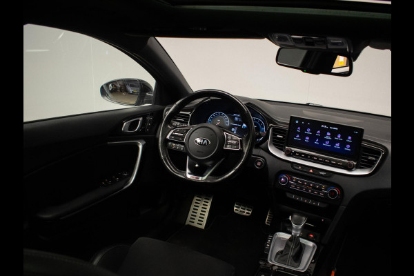 Kia ProCeed 1.4 T-GDI GT-PlusLine (PANORAMADAK,APPLE CARPLAY,XENON,STOEL/STUURVERWARMING,SPORTSTOELEN,CAMERA,DODEHOEK,NETTE STAAT)