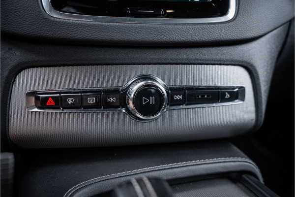 Volvo XC90 2.0 T8 Recharge AWD R-Design - Panorama | Luchtvering | B&W | Memory | Elek. Trekhaak | Stoelkoeling | Massage