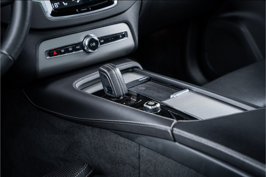 Volvo XC90 2.0 T8 Recharge AWD R-Design - Panorama | Luchtvering | B&W | Memory | Elek. Trekhaak | Stoelkoeling | Massage