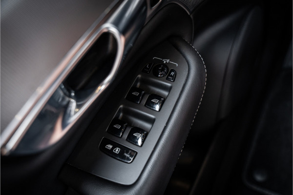 Volvo XC90 2.0 T8 Recharge AWD R-Design - Panorama | Luchtvering | B&W | Memory | Elek. Trekhaak | Stoelkoeling | Massage