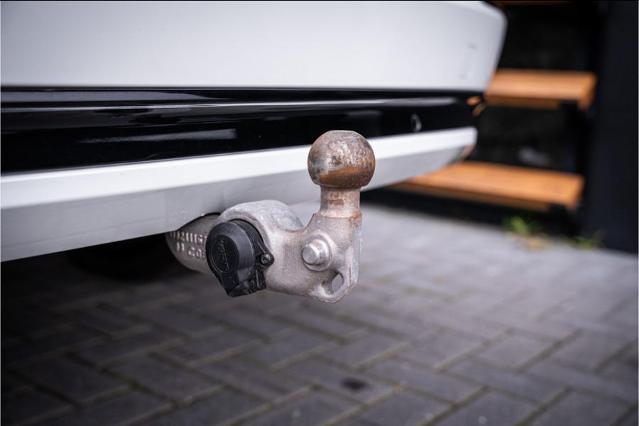 Volvo XC90 2.0 T8 Recharge AWD R-Design - Panorama | Luchtvering | B&W | Memory | Elek. Trekhaak | Stoelkoeling | Massage