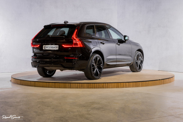 Volvo XC60 2.0 T8 Plug-in hybrid AWD Plus Black Edition | Long Range | Adaptieve cruise | Zwenkbare trekhaak | Harman Kardon | Panorama dak
