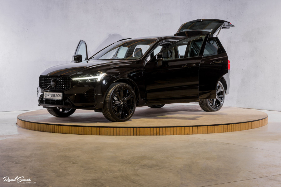 Volvo XC60 2.0 T8 Plug-in hybrid AWD Plus Black Edition | Long Range | Adaptieve cruise | Zwenkbare trekhaak | Harman Kardon | Panorama dak