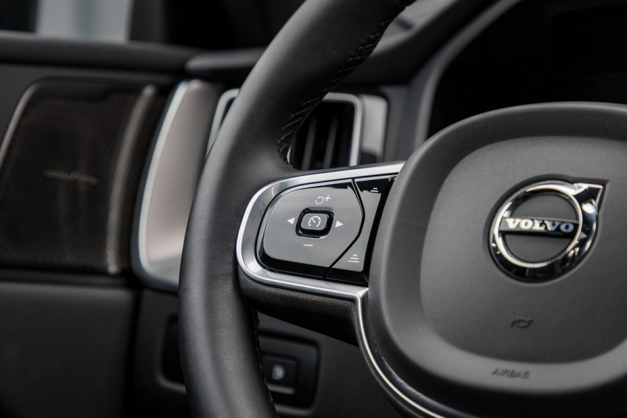 Volvo XC60 2.0 T8 Plug-in hybrid AWD Plus Black Edition | Long Range | Adaptieve cruise | Zwenkbare trekhaak | Harman Kardon | Panorama dak