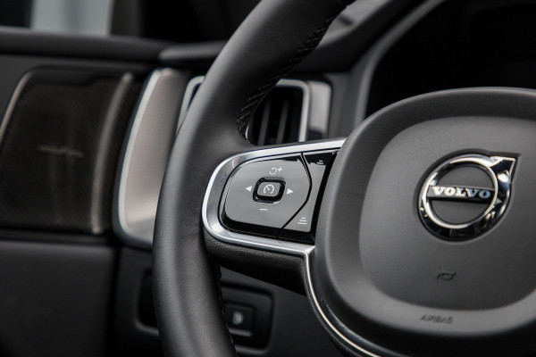Volvo XC60 2.0 T8 Plug-in hybrid AWD Plus Black Edition | Long Range | Adaptieve cruise | Zwenkbare trekhaak | Harman Kardon | Panorama dak