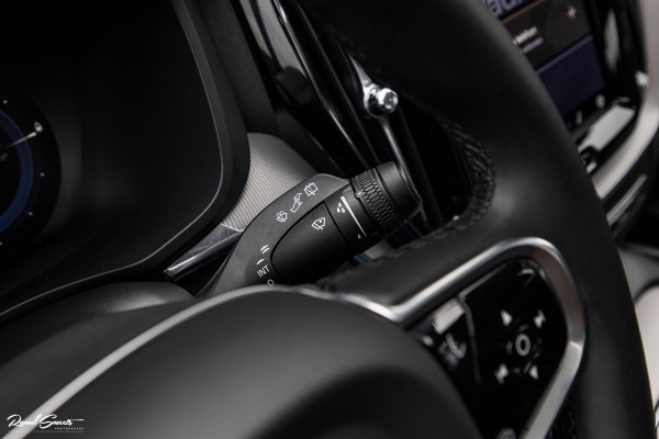 Volvo XC60 2.0 T8 Plug-in hybrid AWD Plus Black Edition | Long Range | Adaptieve cruise | Zwenkbare trekhaak | Harman Kardon | Panorama dak