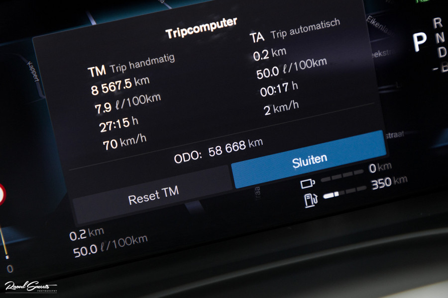 Volvo XC60 2.0 T8 Plug-in hybrid AWD Plus Black Edition | Long Range | Adaptieve cruise | Zwenkbare trekhaak | Harman Kardon | Panorama dak
