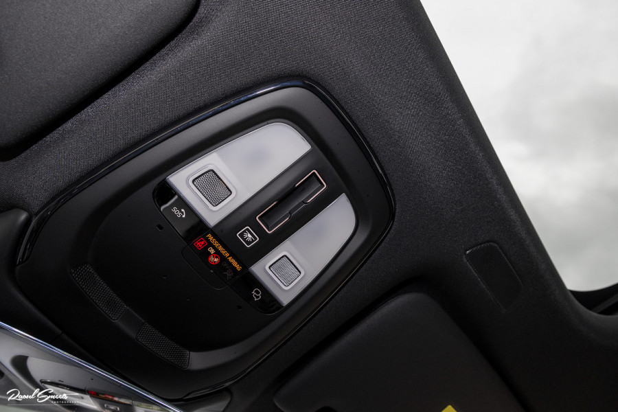 Volvo XC60 2.0 T8 Plug-in hybrid AWD Plus Black Edition | Long Range | Adaptieve cruise | Zwenkbare trekhaak | Harman Kardon | Panorama dak