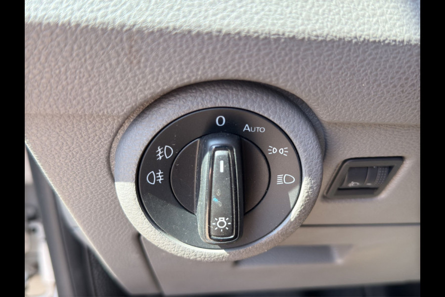 Volkswagen Transporter 2.0 TDI 150PK EURO6L2H1 32 Cruise control/navigatie systeem/trekhaak