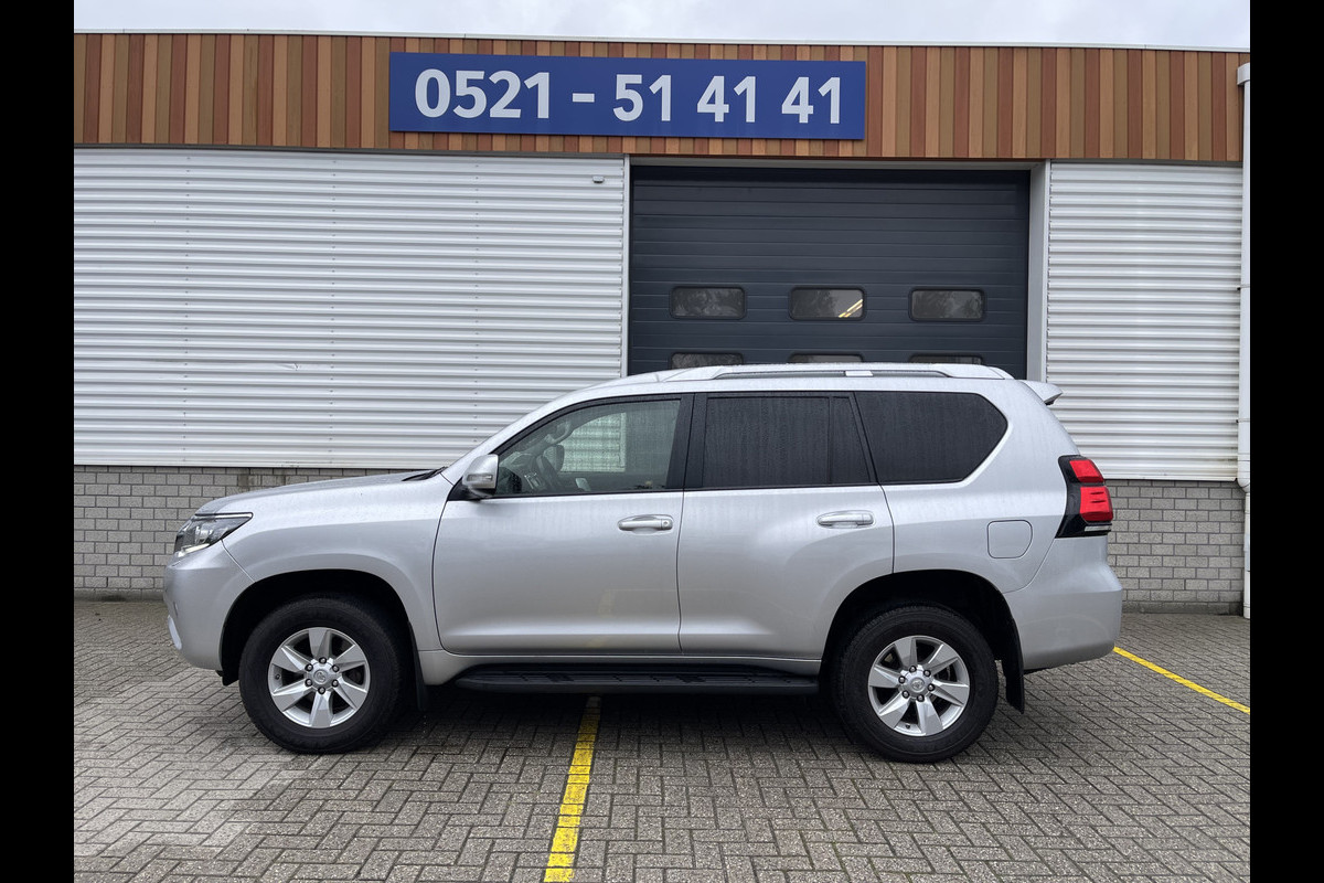 Toyota Land Cruiser 2.8 D-4D-F 177pk Challenger High Roof Blind Van 4x4 grijs kenteken / vaste prijs rijklaar € 34.950 ex btw / lease vanaf € 570 / trekhaak 3500 kg / zilver metallic / euro 6 diesel / leer / automaat Toyota Land Cruiser 2.8 D-4D-F 177pk Challenger High Roof Blind Van 4x4 grijs kenteken / vaste prijs rijklaar € 34.950 ex btw / lease vanaf € 570 / trekhaak 3500 kg / zilver metallic / euro 6 diesel / leer / automaat