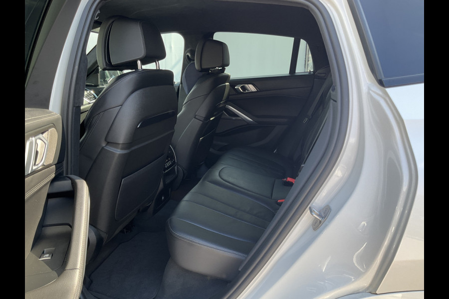 BMW X6 M50D High Executive M-Sport HUD Trekhaak Harman/Kardon Laser-Led 360Cam 32940KM! BMW X6 M50D High Executive M-Sport HUD Trekhaak Harman/Kardon Laser-Led 360Cam 32940KM!