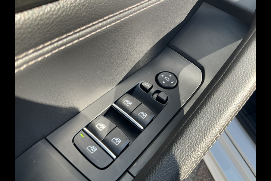 BMW X6 M50D High Executive M-Sport HUD Trekhaak Harman/Kardon Laser-Led 360Cam 32940KM! BMW X6 M50D High Executive M-Sport HUD Trekhaak Harman/Kardon Laser-Led 360Cam 32940KM!