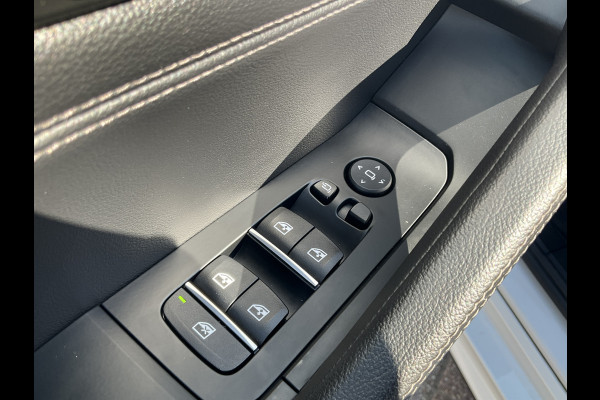 BMW X6 M50D High Executive M-Sport HUD Trekhaak Harman/Kardon Laser-Led 360Cam 32940KM! BMW X6 M50D High Executive M-Sport HUD Trekhaak Harman/Kardon Laser-Led 360Cam 32940KM!