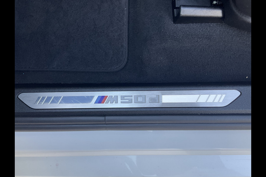 BMW X6 M50D High Executive M-Sport HUD Trekhaak Harman/Kardon Laser-Led 360Cam 32940KM! BMW X6 M50D High Executive M-Sport HUD Trekhaak Harman/Kardon Laser-Led 360Cam 32940KM!