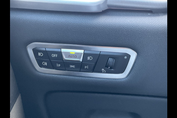 BMW X6 M50D High Executive M-Sport HUD Trekhaak Harman/Kardon Laser-Led 360Cam 32940KM! BMW X6 M50D High Executive M-Sport HUD Trekhaak Harman/Kardon Laser-Led 360Cam 32940KM!