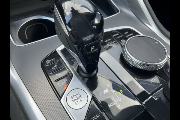 BMW X6 M50D High Executive M-Sport HUD Trekhaak Harman/Kardon Laser-Led 360Cam 32940KM! BMW X6 M50D High Executive M-Sport HUD Trekhaak Harman/Kardon Laser-Led 360Cam 32940KM!