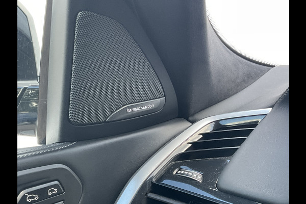 BMW X6 M50D High Executive M-Sport HUD Trekhaak Harman/Kardon Laser-Led 360Cam 32940KM! BMW X6 M50D High Executive M-Sport HUD Trekhaak Harman/Kardon Laser-Led 360Cam 32940KM!