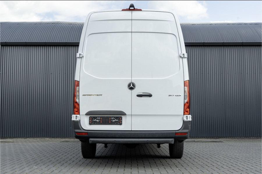 Mercedes-Benz Sprinter 317 CDI | L3H2 | Automaat met Flippers | MBUX | Camera | Climate | Cruise | PDC | Euro 6