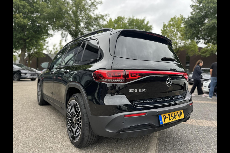 Mercedes-Benz EQB 250 AMG Line 7p. 67 kWh PANORAMADAK | ELECTR STOELEN+geheugen | AMBILIGHT | ADAPTIVE CRUISE | HEAD UP | MEGA COMPLEET!