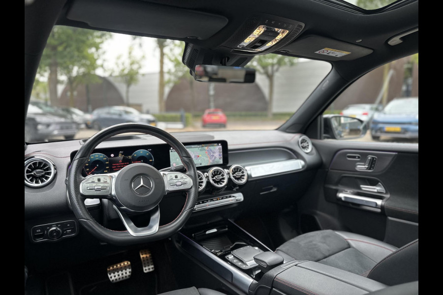 Mercedes-Benz EQB 250 AMG Line 7p. 67 kWh PANORAMADAK | ELECTR STOELEN+geheugen | AMBILIGHT | ADAPTIVE CRUISE | HEAD UP | MEGA COMPLEET!