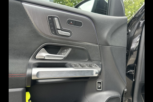 Mercedes-Benz EQB 250 AMG Line 7p. 67 kWh PANORAMADAK | ELECTR STOELEN+geheugen | AMBILIGHT | ADAPTIVE CRUISE | HEAD UP | MEGA COMPLEET!