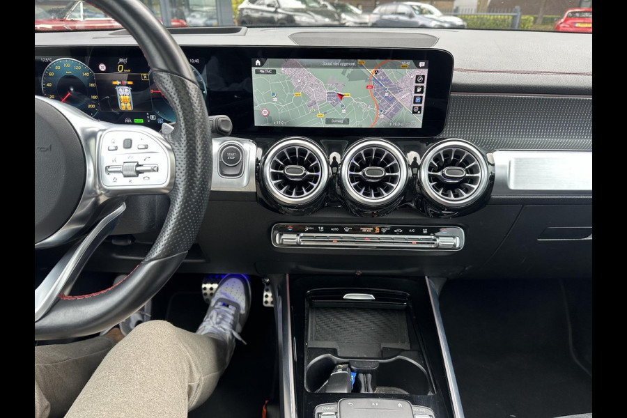 Mercedes-Benz EQB 250 AMG Line 7p. 67 kWh PANORAMADAK | ELECTR STOELEN+geheugen | AMBILIGHT | ADAPTIVE CRUISE | HEAD UP | MEGA COMPLEET!