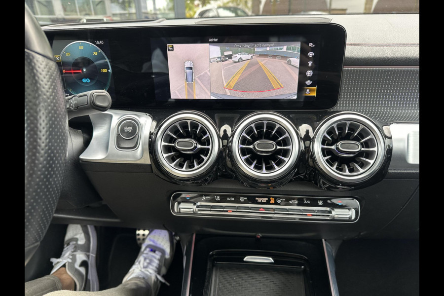 Mercedes-Benz EQB 250 AMG Line 7p. 67 kWh PANORAMADAK | ELECTR STOELEN+geheugen | AMBILIGHT | ADAPTIVE CRUISE | HEAD UP | MEGA COMPLEET!