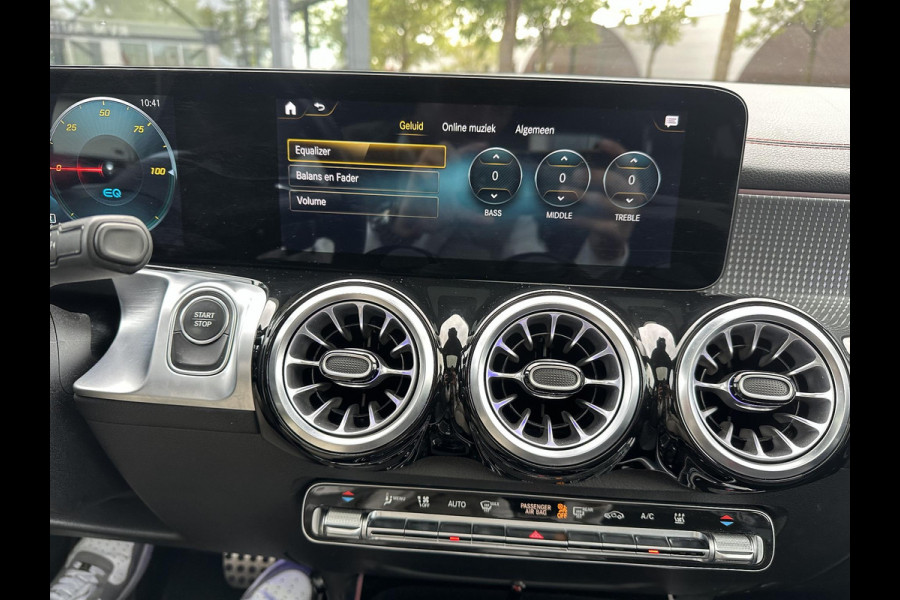 Mercedes-Benz EQB 250 AMG Line 7p. 67 kWh PANORAMADAK | ELECTR STOELEN+geheugen | AMBILIGHT | ADAPTIVE CRUISE | HEAD UP | MEGA COMPLEET!