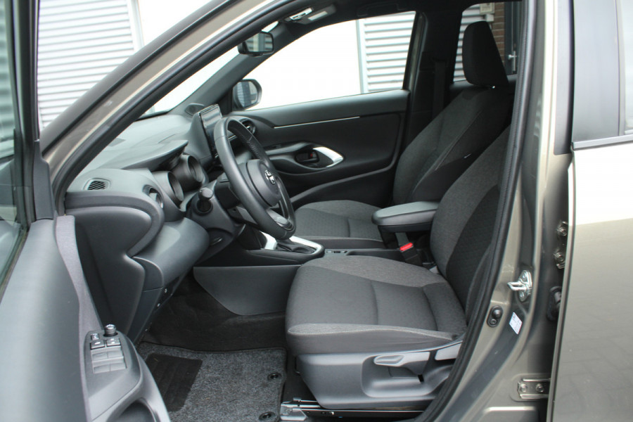 Toyota Yaris Cross 1.5 Hybrid 116pk Dynamic Automaat Clima Cruise Navi Carplay Camera Keyless 17"LMV