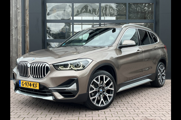 BMW X1 sDrive20i 192PK VDL Nedcar Edition | Pano | Trekhaak | LED | M Sport | Stoelverwarming | Leder | HUD | Elek. achterklep | Camera |