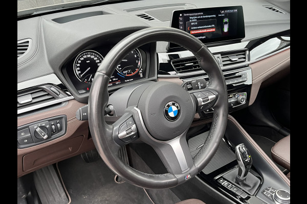 BMW X1 sDrive20i 192PK VDL Nedcar Edition | Pano | Trekhaak | LED | M Sport | Stoelverwarming | Leder | HUD | Elek. achterklep | Camera |