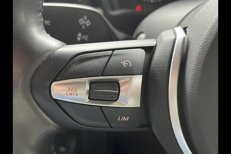 BMW X1 sDrive20i 192PK VDL Nedcar Edition | Pano | Trekhaak | LED | M Sport | Stoelverwarming | Leder | HUD | Elek. achterklep | Camera |