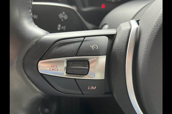 BMW X1 sDrive20i 192PK VDL Nedcar Edition | Pano | Trekhaak | LED | M Sport | Stoelverwarming | Leder | HUD | Elek. achterklep | Camera |