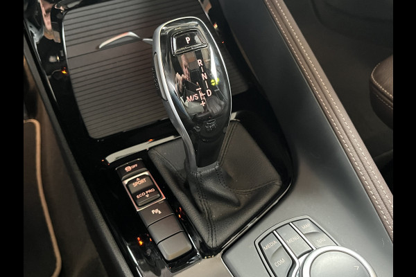 BMW X1 sDrive20i 192PK VDL Nedcar Edition | Pano | Trekhaak | LED | M Sport | Stoelverwarming | Leder | HUD | Elek. achterklep | Camera |