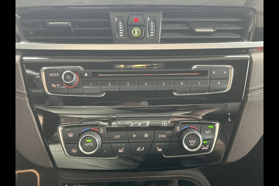 BMW X1 sDrive20i 192PK VDL Nedcar Edition | Pano | Trekhaak | LED | M Sport | Stoelverwarming | Leder | HUD | Elek. achterklep | Camera |