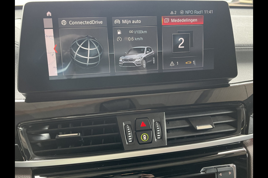 BMW X1 sDrive20i 192PK VDL Nedcar Edition | Pano | Trekhaak | LED | M Sport | Stoelverwarming | Leder | HUD | Elek. achterklep | Camera |