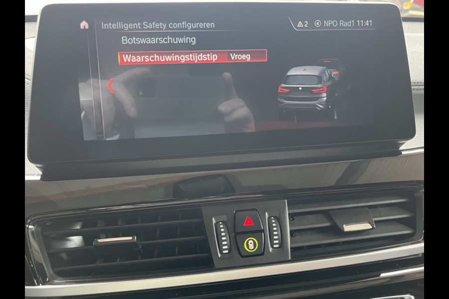 BMW X1 sDrive20i 192PK VDL Nedcar Edition | Pano | Trekhaak | LED | M Sport | Stoelverwarming | Leder | HUD | Elek. achterklep | Camera |