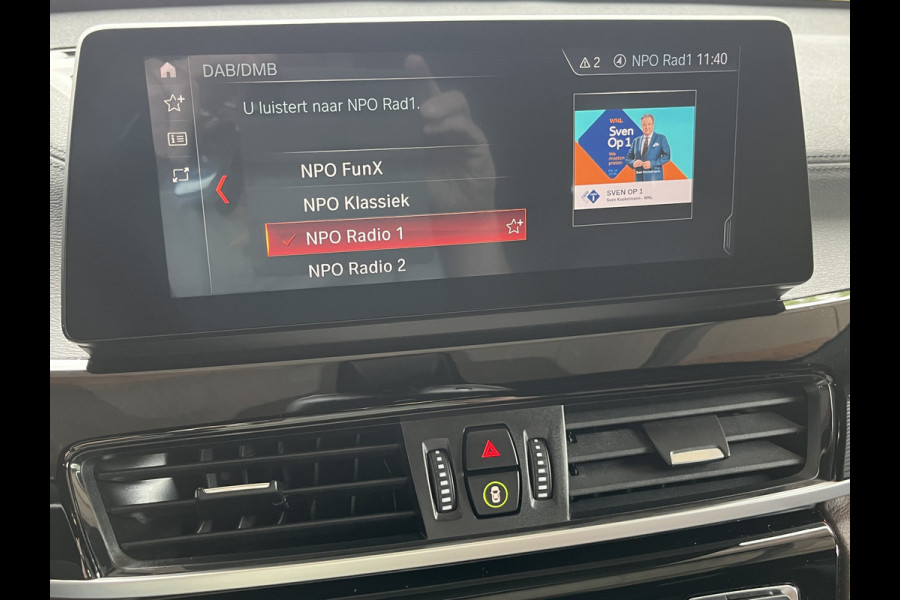 BMW X1 sDrive20i 192PK VDL Nedcar Edition | Pano | Trekhaak | LED | M Sport | Stoelverwarming | Leder | HUD | Elek. achterklep | Camera |