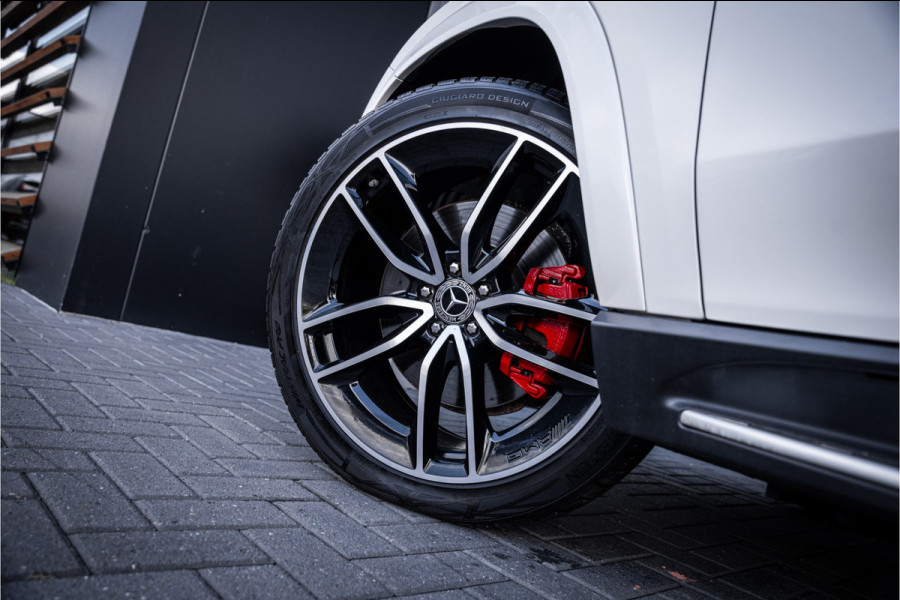 Mercedes-Benz GLE GLE350 e 4MATIC Premium Plus - AMG l Panorama l Luchtv. l 22'' l HUD l ACC
