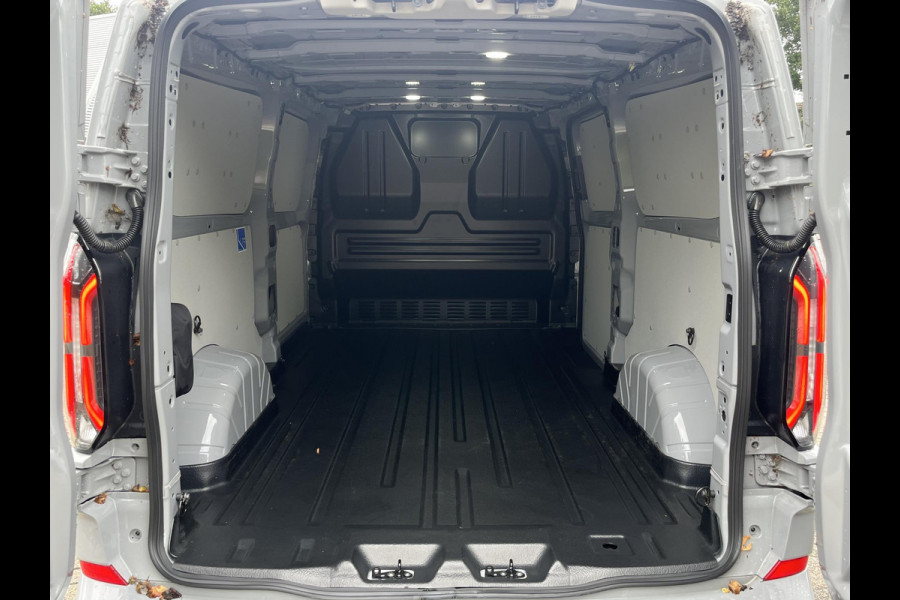 Ford Transit E-Custom 340 L2H1 Limited 65 kWh | SCI | Ford Voorraad | Trekhaak | Drive Assistance Pack | Stoelverwarming | 17 Inch | Passagiersstoel | Rijklaarprijs |